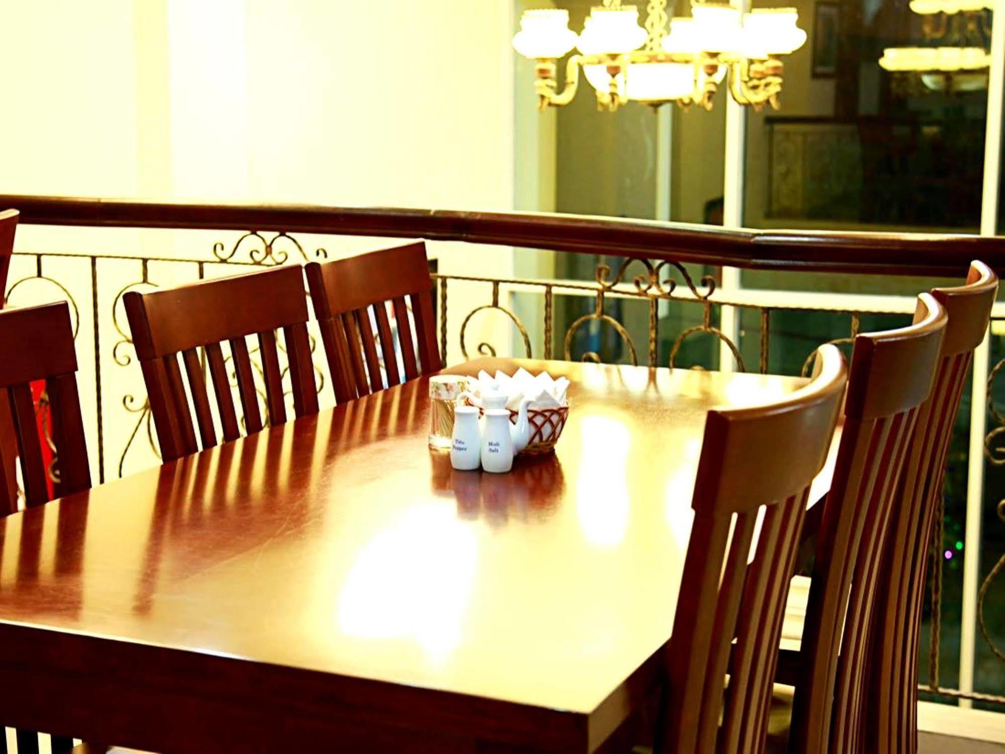 Anna Hotel 2*